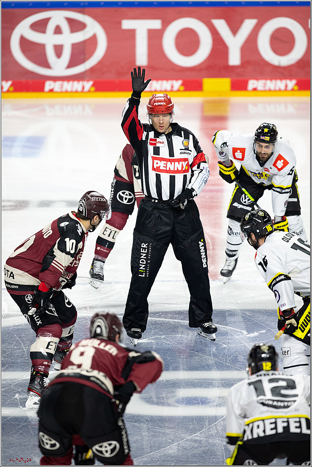 PENNY DEL;  Koelner Haie - Krefeld Pinguine; Koeln, 24.02.2021